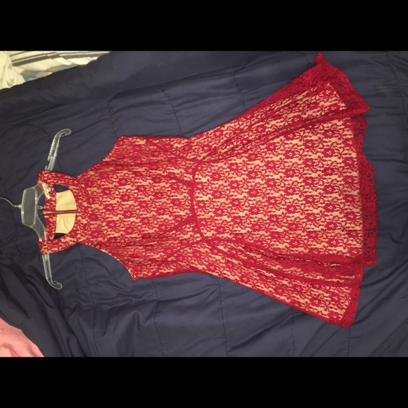 Cute above knee length red dress - Picture 3 of 5